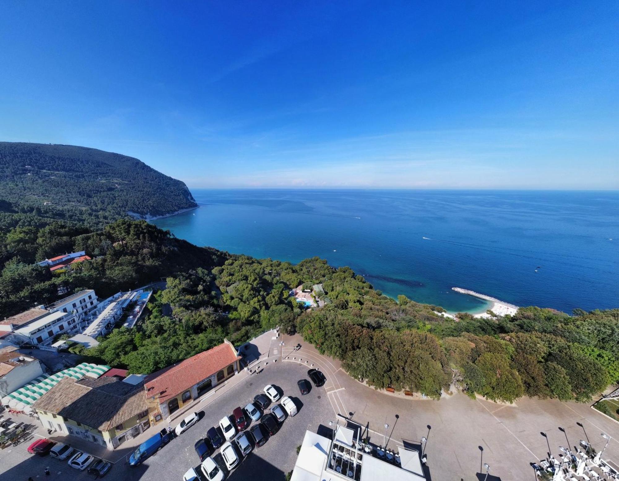 Bed and Breakfast Sea View Sirolo Di Amedeo Zewnętrze zdjęcie