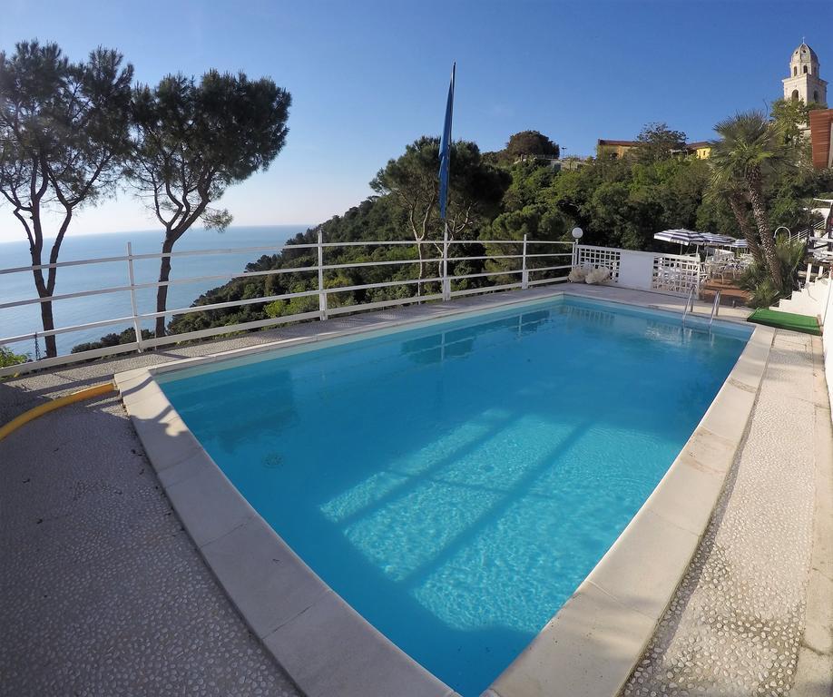 Bed and Breakfast Sea View Sirolo Di Amedeo Zewnętrze zdjęcie